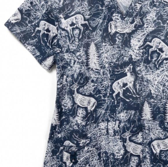 Carhartt Force Cross-Flex Women's Modern Fit V-Neck Winter Wonderland Print - Picture 2 of 2